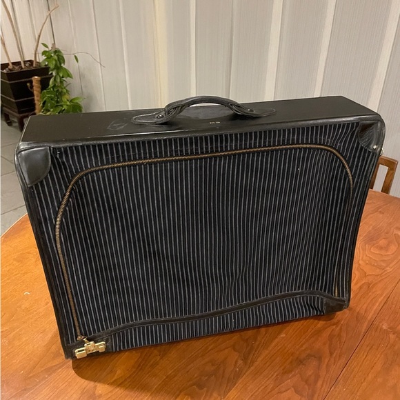 The French Company 1970s Vintage Luxury Luggage - Picture 3 of 16